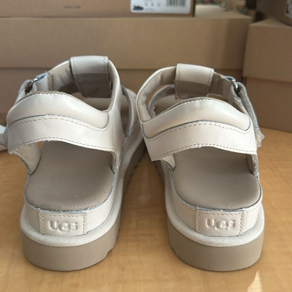 UGG Women’s Capitelle Strap Sandal - Picture 4 of 6